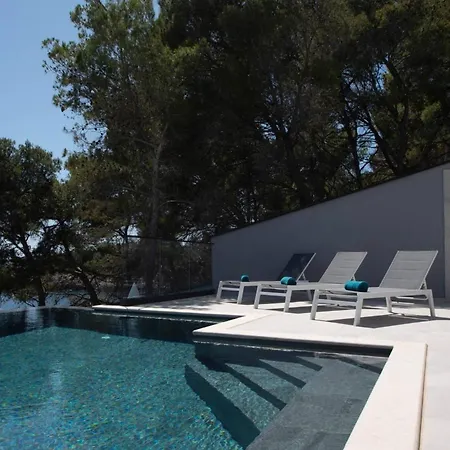 Luxury Seafront Miracul Korcula With Pool