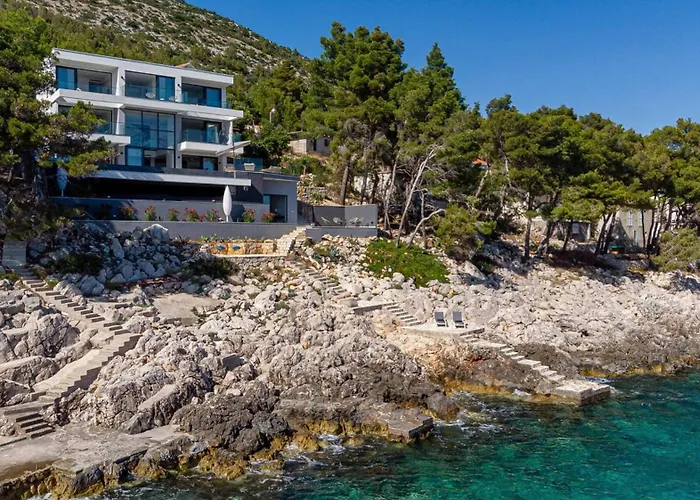 Luxury Seafront Miracul Korcula With Pool Villa *