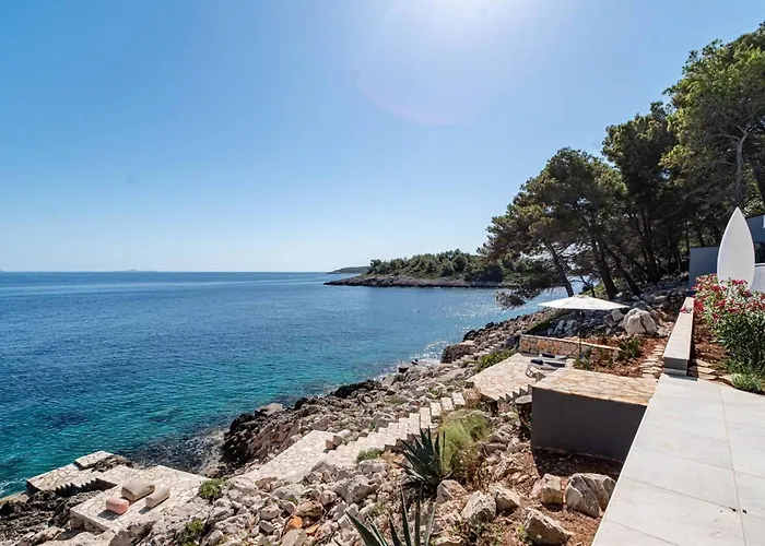 Luxury Seafront Miracul Korcula With Pool Villa