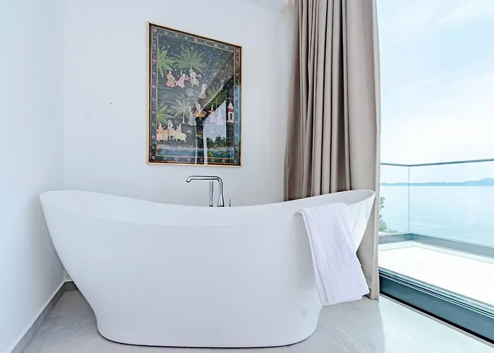 Luxury Seafront Miracul Korcula With Pool *