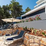 Luxury Seafront Miracul Korcula With Pool Vila