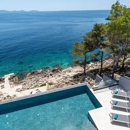 Luxury Seafront Miracul Korcula With Pool Villa *