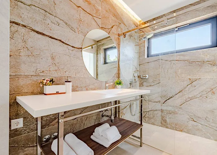 Luxury Seafront Miracul Korcula With Pool *