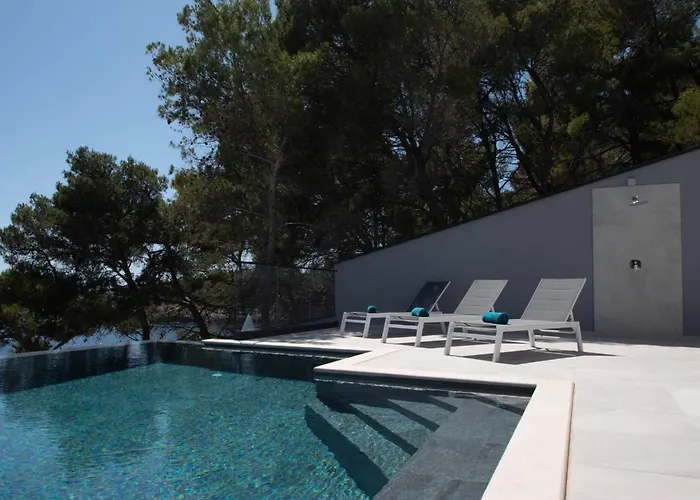 Luxury Seafront Miracul Korcula With Pool