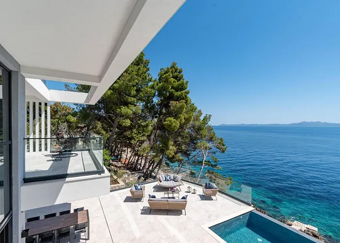 Luxury Seafront Miracul Korcula With Pool 빌라 *